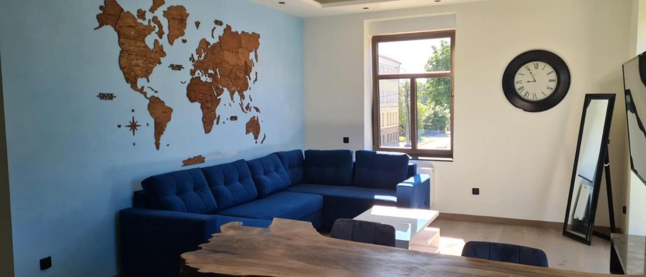 Blue Door Apartment Аугустов Екстериор снимка